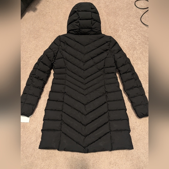 DKNYC Women's Quilted Black Puffer Coat - Picture 5 of 12